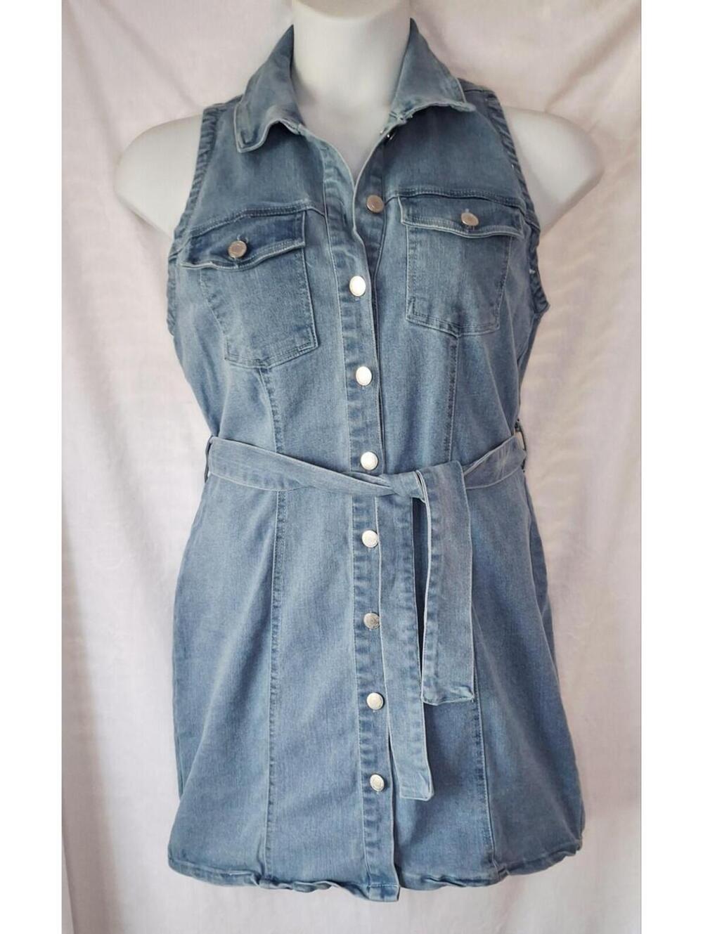 Denim Obsessed Sleeveless Collared Button Down Light Denim Dress w/ Belt  Large
